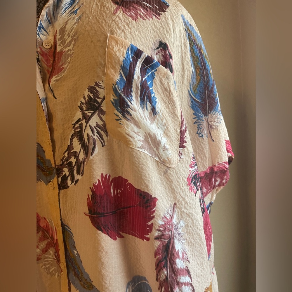 Nwot Easel Oversized Feather Pattern Collared Shi… - image 2